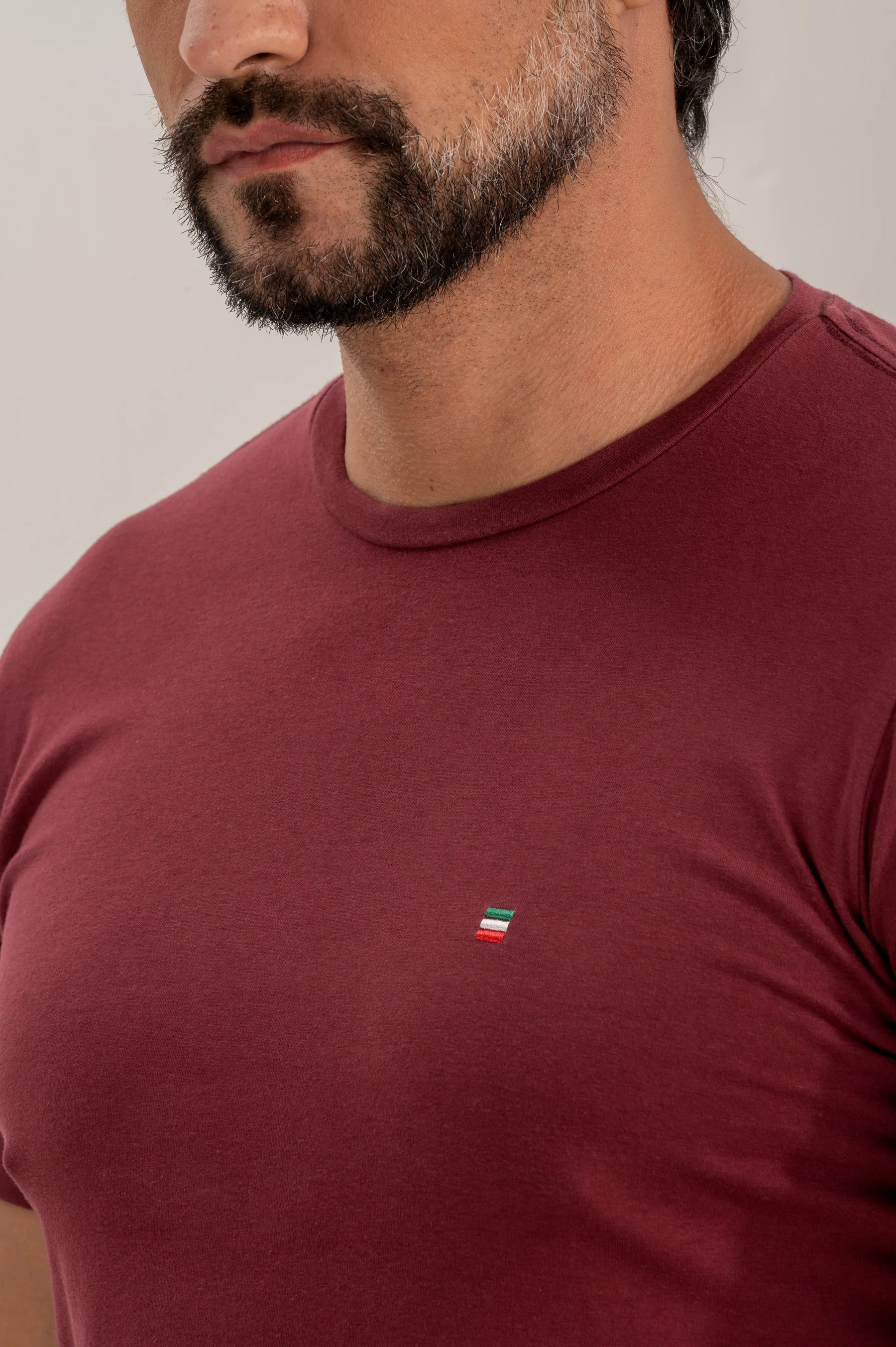 Camiseta Premium Algodão Egípcio com Logo Slim