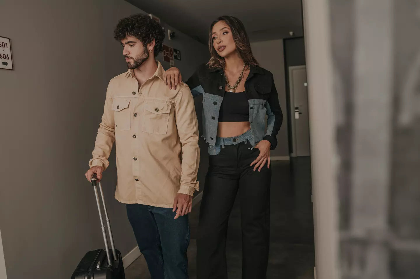 Descubra o Tamanho da Sua Roupa no Exterior